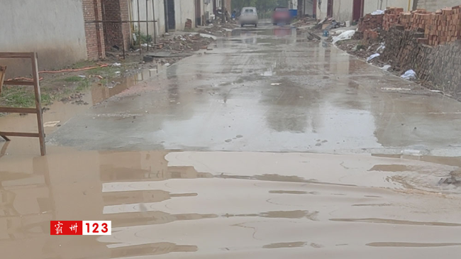 霸州几户村民摊钱修路却惹邻居不满？看看到底为啥