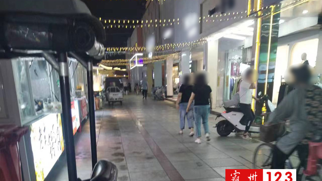 霸州19点55分实拍：空荡荡的网红夜市，人都哪去了？
