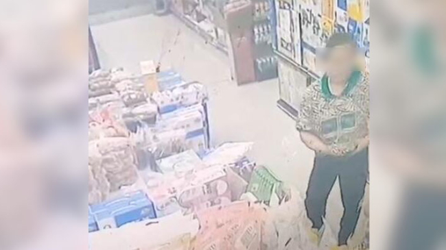 霸州女店员愤怒：我有监控，要曝光这位女顾客